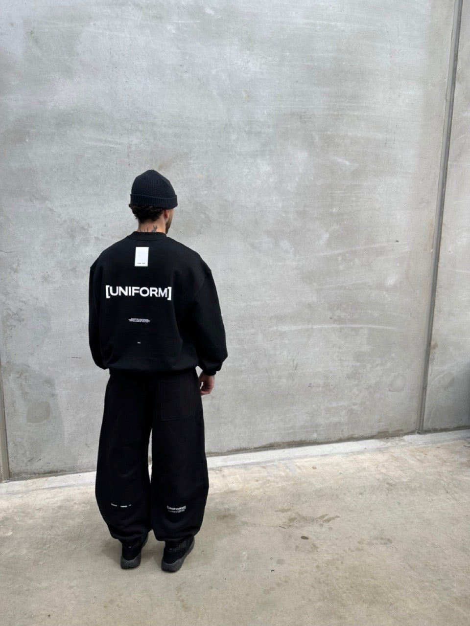 UNIFORM CREWNECK